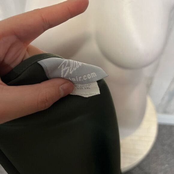 Green tank top - Picture 5 of 6